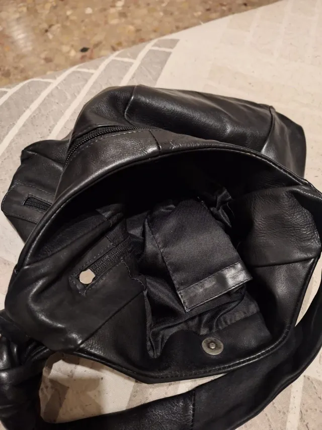 Bolso de piel negro