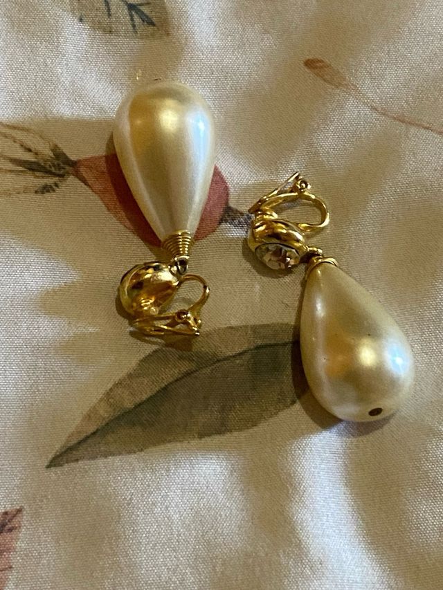 Collana + bracciale + orecchini con perle.