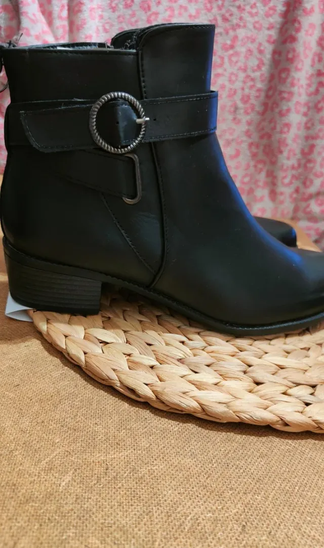 Botines negros con hebilla sin estrenar
