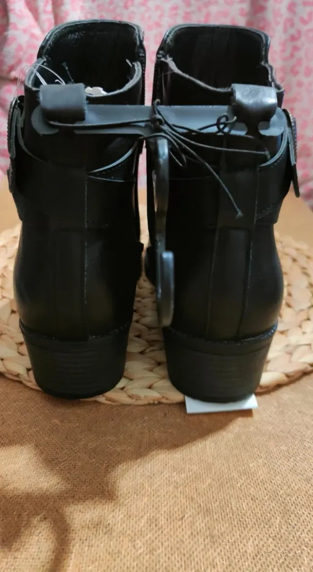 Botines negros con hebilla sin estrenar
