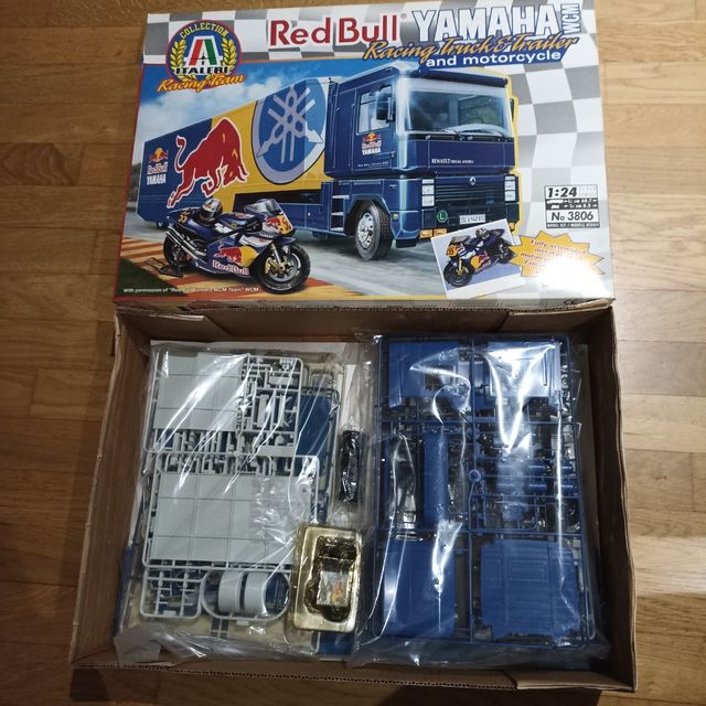 Kit Modellismo Red Bull Yamaha Racing Truck
