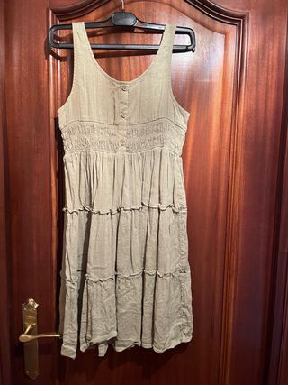 Vestido de verano verde tirantes