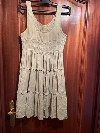 Vestido de verano verde tirantes