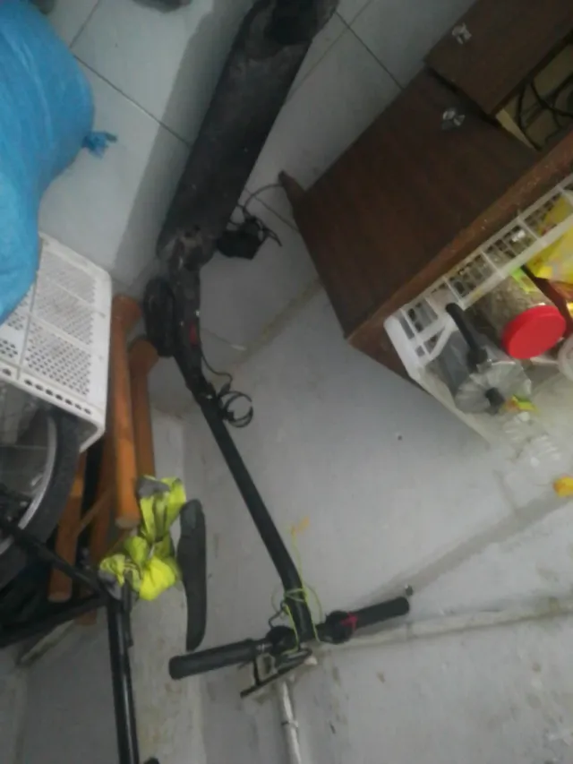 Patinete eléctrico como nuevo