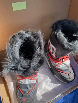 Botas de Nieve DC Shoes Negras y rojo.