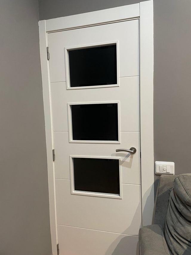 Dos Puertas blancas madera con 3 cristales