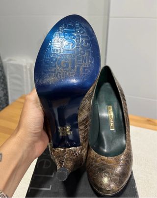 Zapatos de tacón Gino Vaello piel serpiente