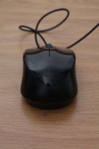 Ratón HP Serie 1000 con cable