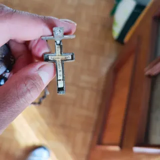 Rosario antiguo con medallas