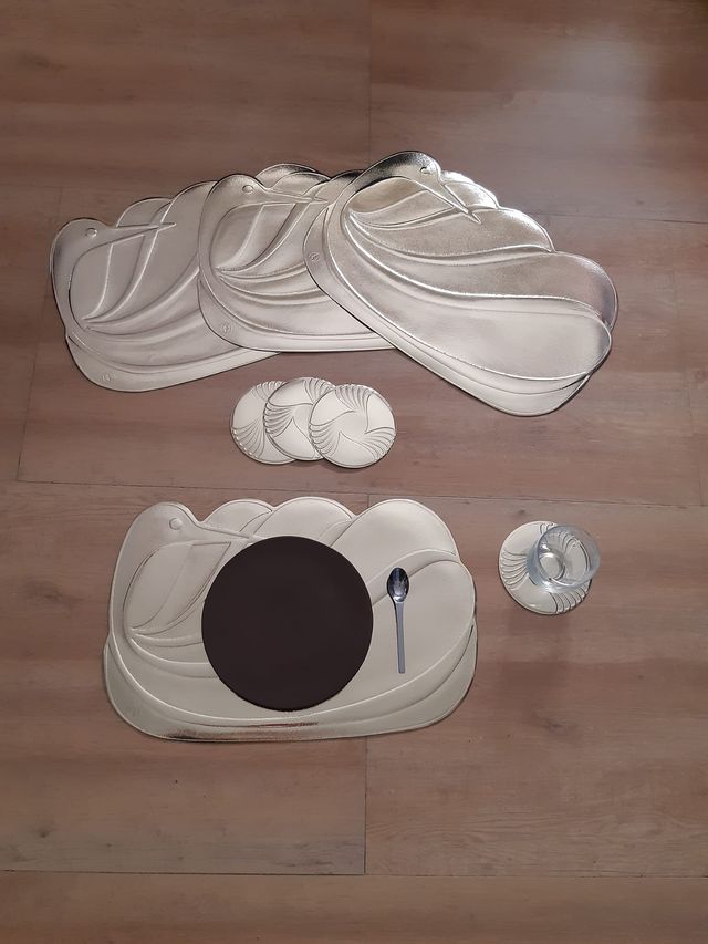 Juego 4 manteles individuales dorados