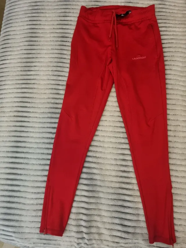 Pantalón chándal rojo Kavanagh. Talla S
