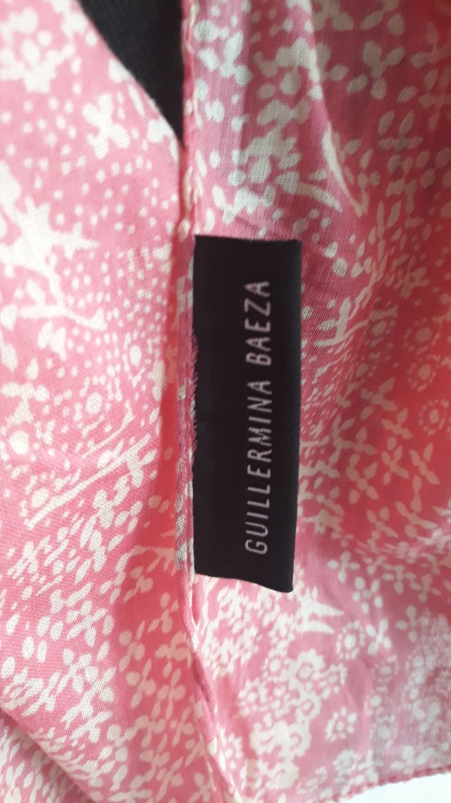 Pañuelo Guillermina Baeza rosa y blanco