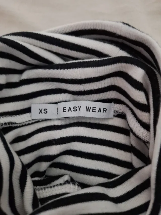 Camiseta de cuello alto a rayas