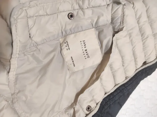 Plumas ligero Zara azul marino