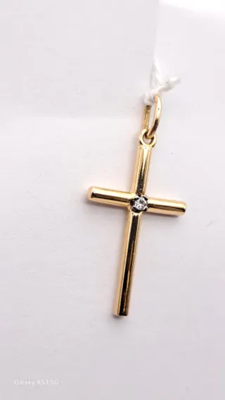 Colgante Cruz Oro 18K con Diamante