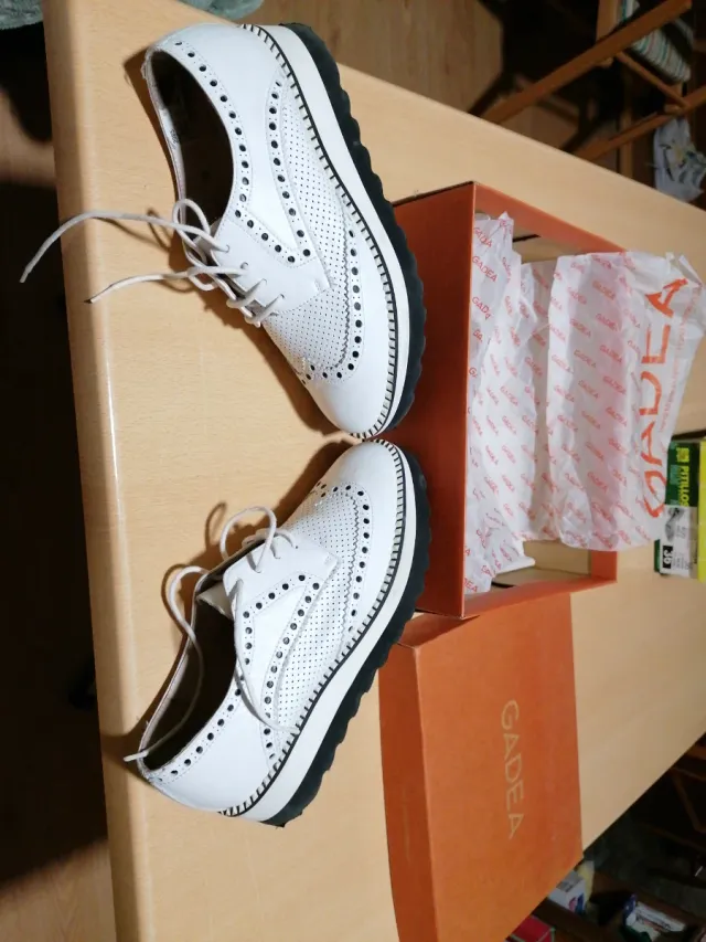 Zapatos GADEA blancos