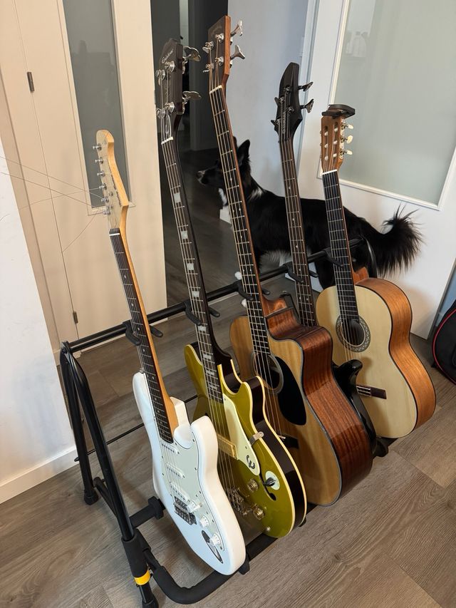 Soporte para guitarras y bajos