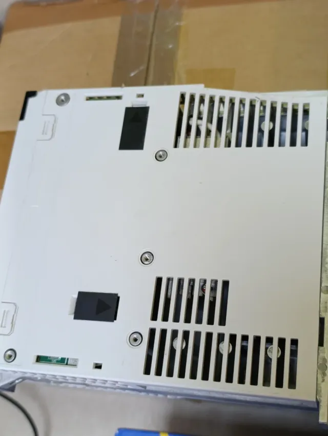 Yaskawa Servopack SGDXS-5R5AA0A