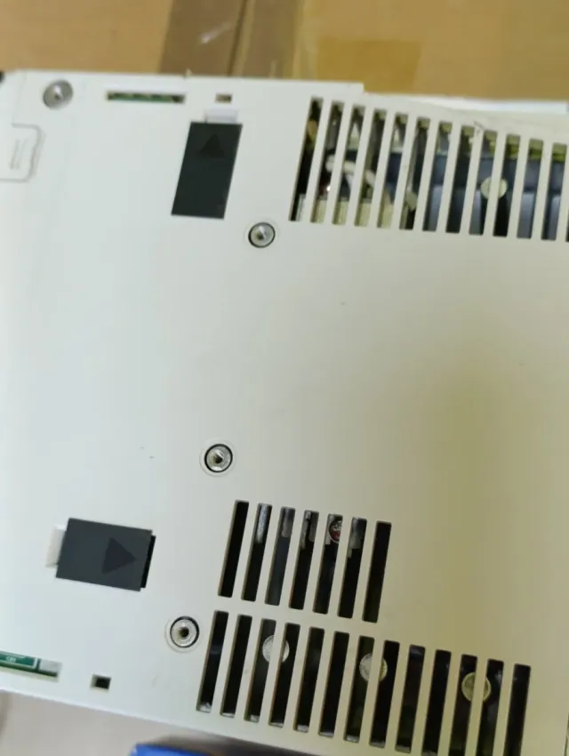 Yaskawa Servopack SGDXS-5R5AA0A