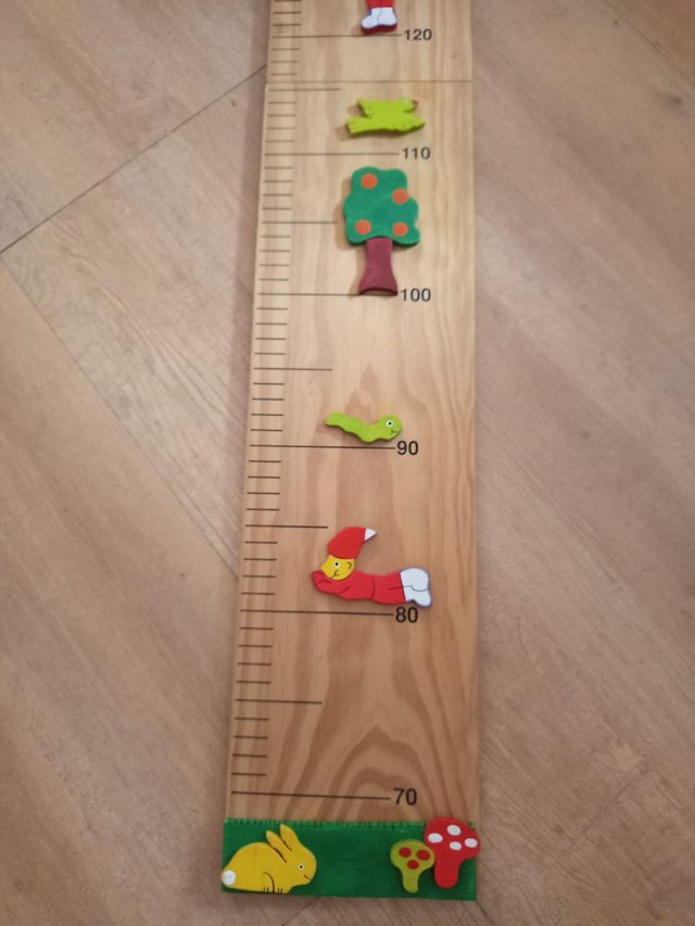 Medidor de altura infantil de madera