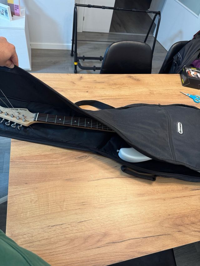 Guitarra Eléctrica Harley Benton Blanca