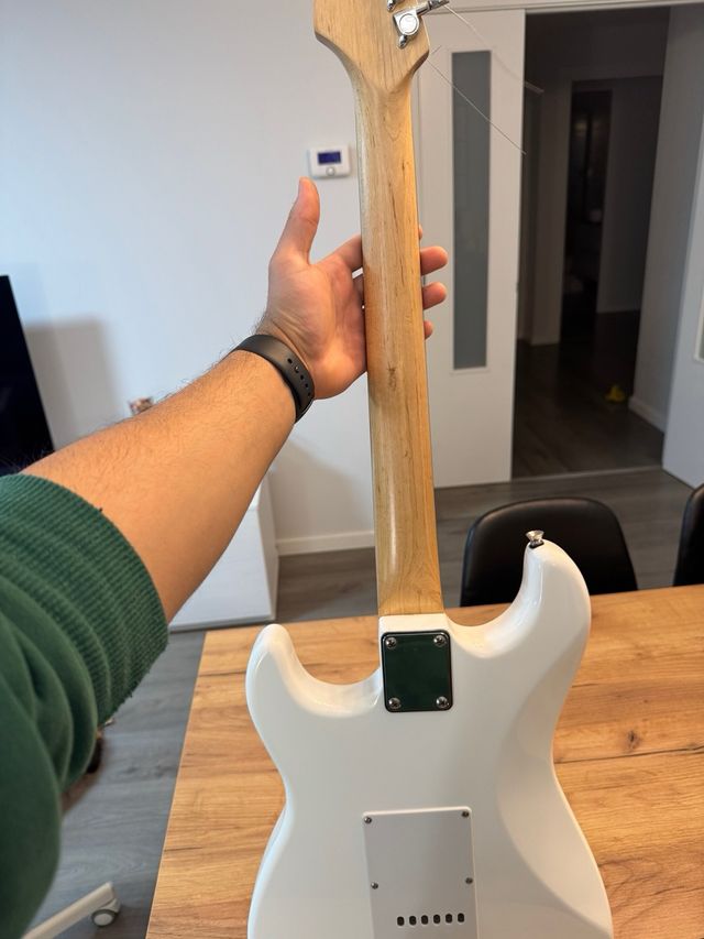 Guitarra Eléctrica Harley Benton Blanca