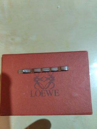 Pisacorbatas Loewe Plateado