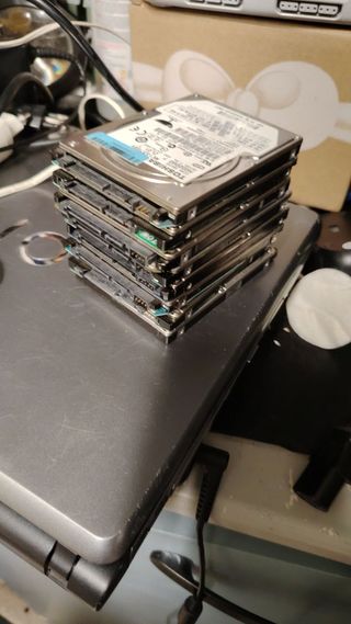 Lotto 8 Hard Disk 2.5 SATA da testare