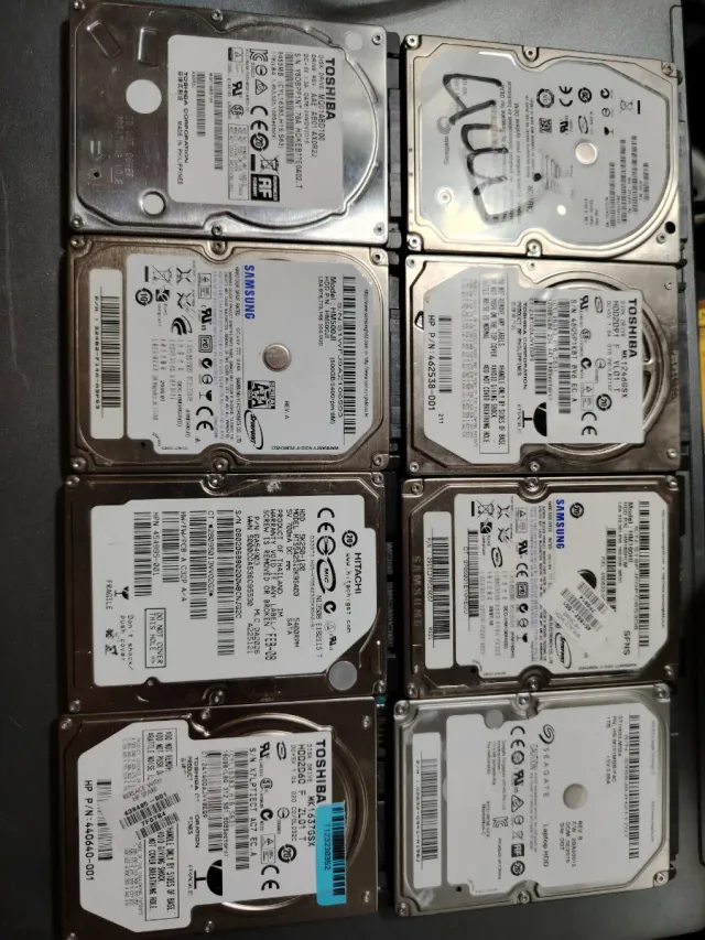 Lotto 8 Hard Disk 2.5 SATA da testare