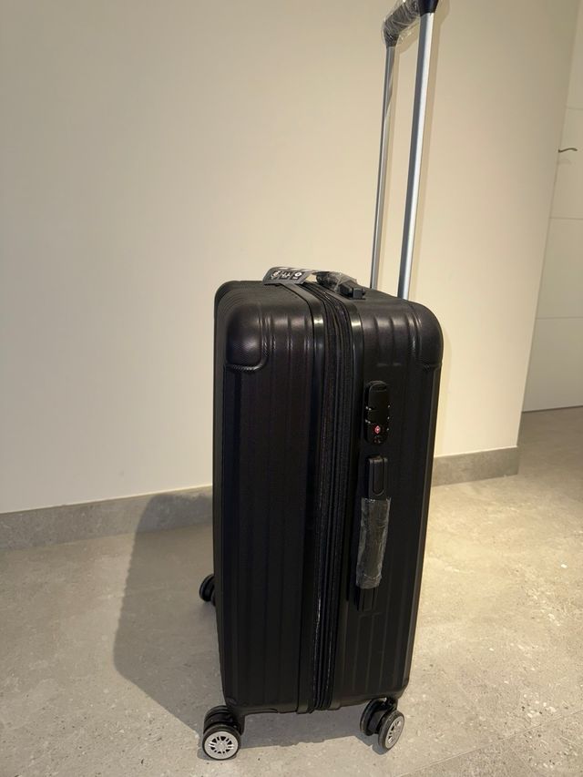 Maleta mediana negra 20kg bodega