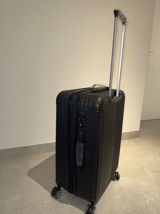 Maleta mediana negra 20kg bodega