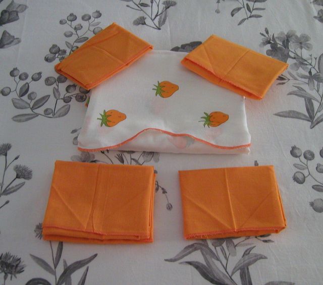 Mantelería vintage fresas 1,55 cm