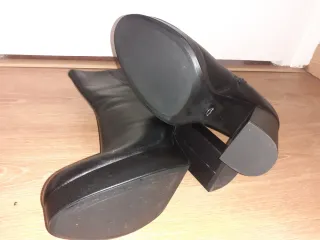 Botín tacón plataforma Zara negro