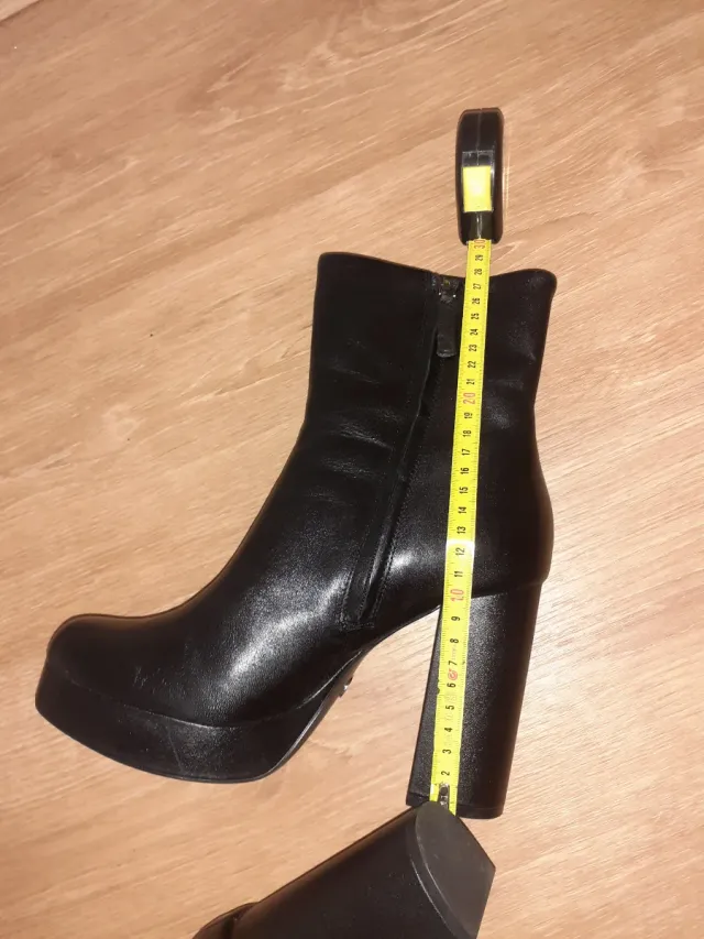 Botín tacón plataforma Zara negro