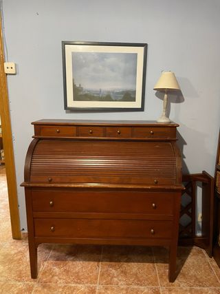 Scrivania in legno con piano arrotolabile