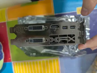 XFX Radeon HD 6950 2GB Tarjeta Gráfica