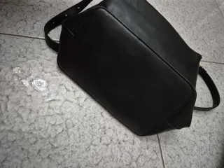 Borsa a spalla con rose rosse