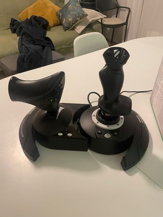 Simulador Vuelo Thrustmaster T.Flight Hotas One