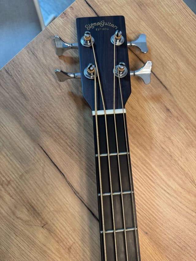 Bajo Electroacústico Sigma