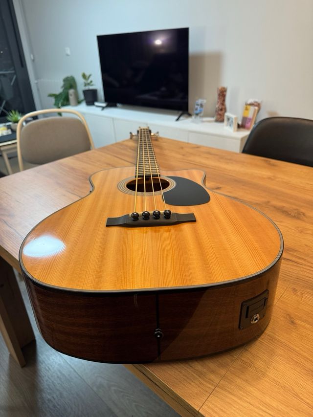 Bajo Electroacústico Sigma