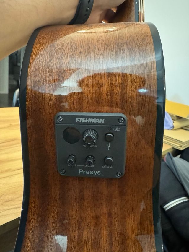 Bajo Electroacústico Sigma