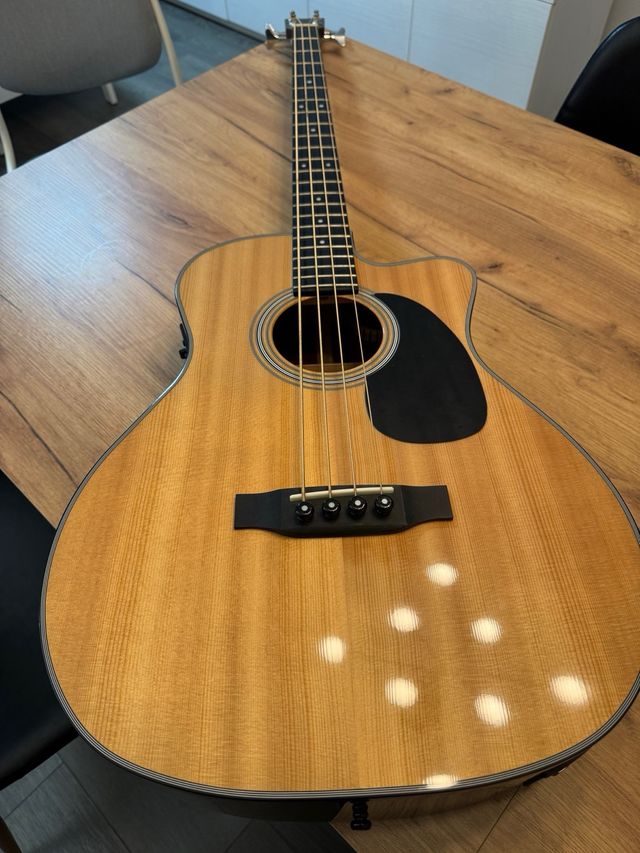 Bajo Electroacústico Sigma