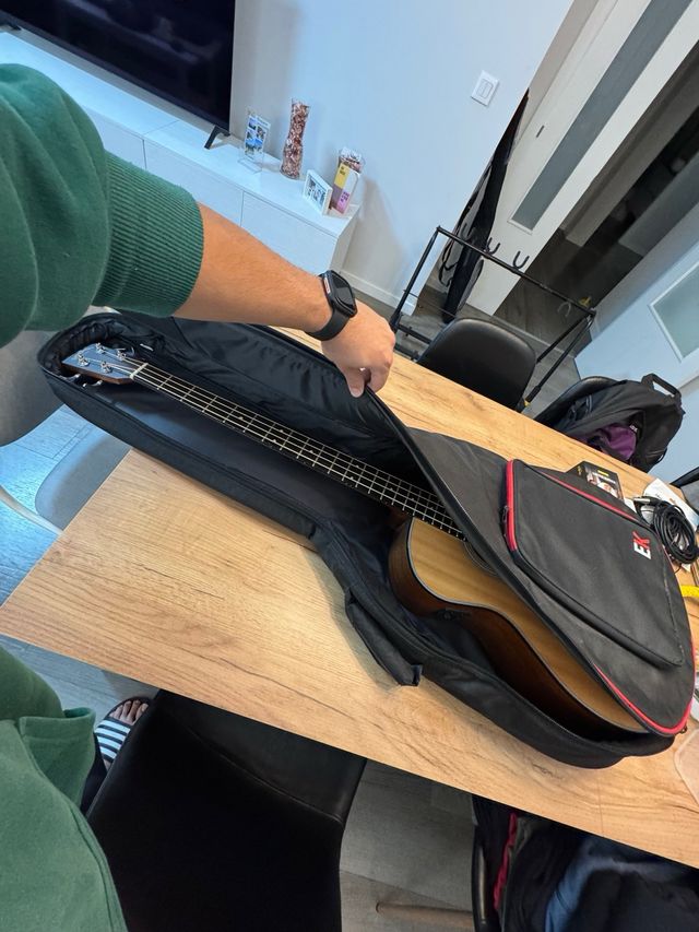 Bajo Electroacústico Sigma