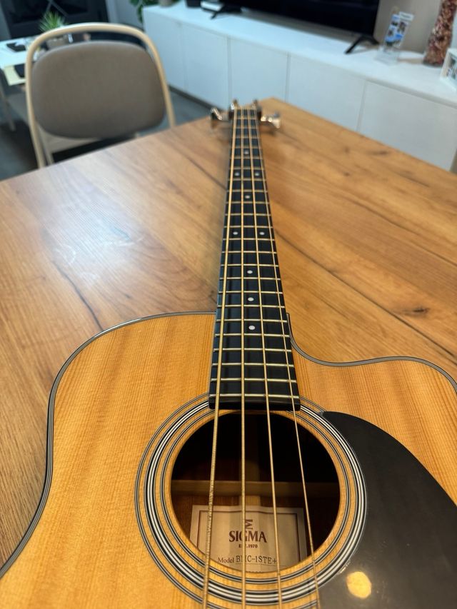 Bajo Electroacústico Sigma