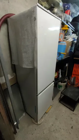 Frigorifero con Congelatore ELECTROLUX