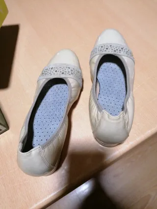 Zapatos Pitillos Beige Talla 36