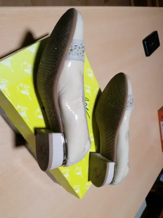 Zapatos Pitillos Beige Talla 36