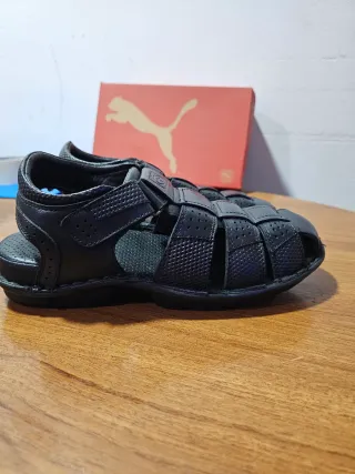 Sandalias Negras, marca KangaRoos