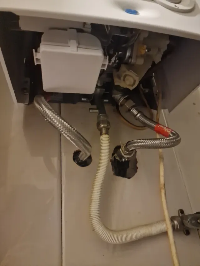 Caldera Junkers Blanca.