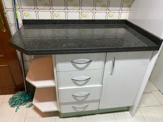 Mueble de cocina madera y piedra